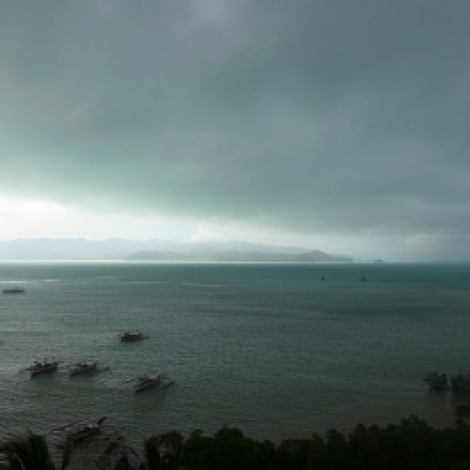 Morgens Unwetter.Ein unwirklich ausschauendes Panorama